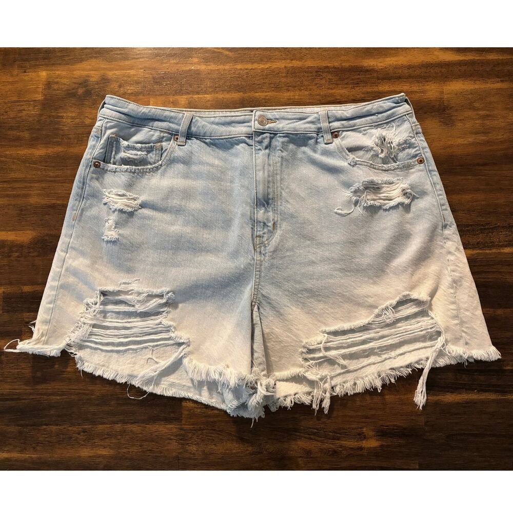 American Eagle Women’s 18 Mom Short 36 x 4" Inseam 100% Cotton Distressed